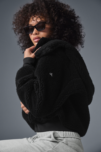 Veste à capuche effet peluche
