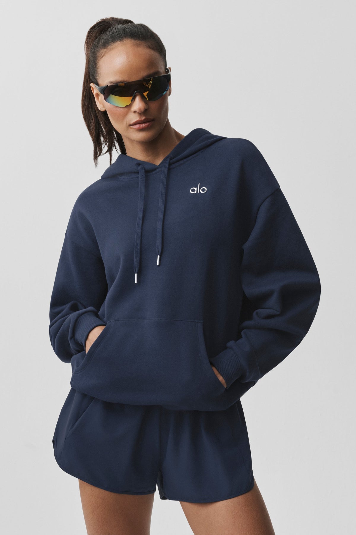 Sweat à capuche et poche kangourou
