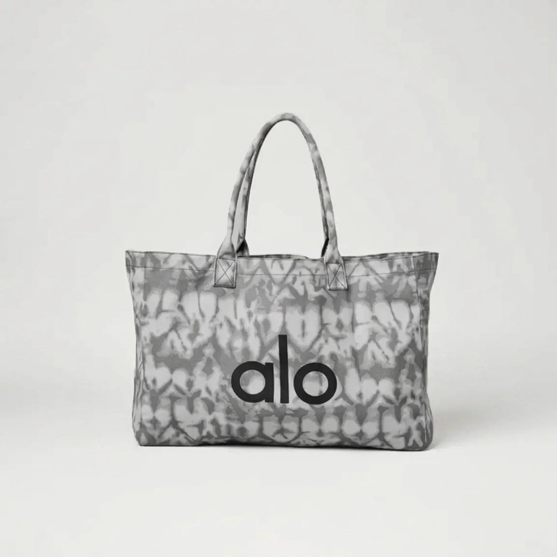ALO travel bag "best seller ""out of stock soon"