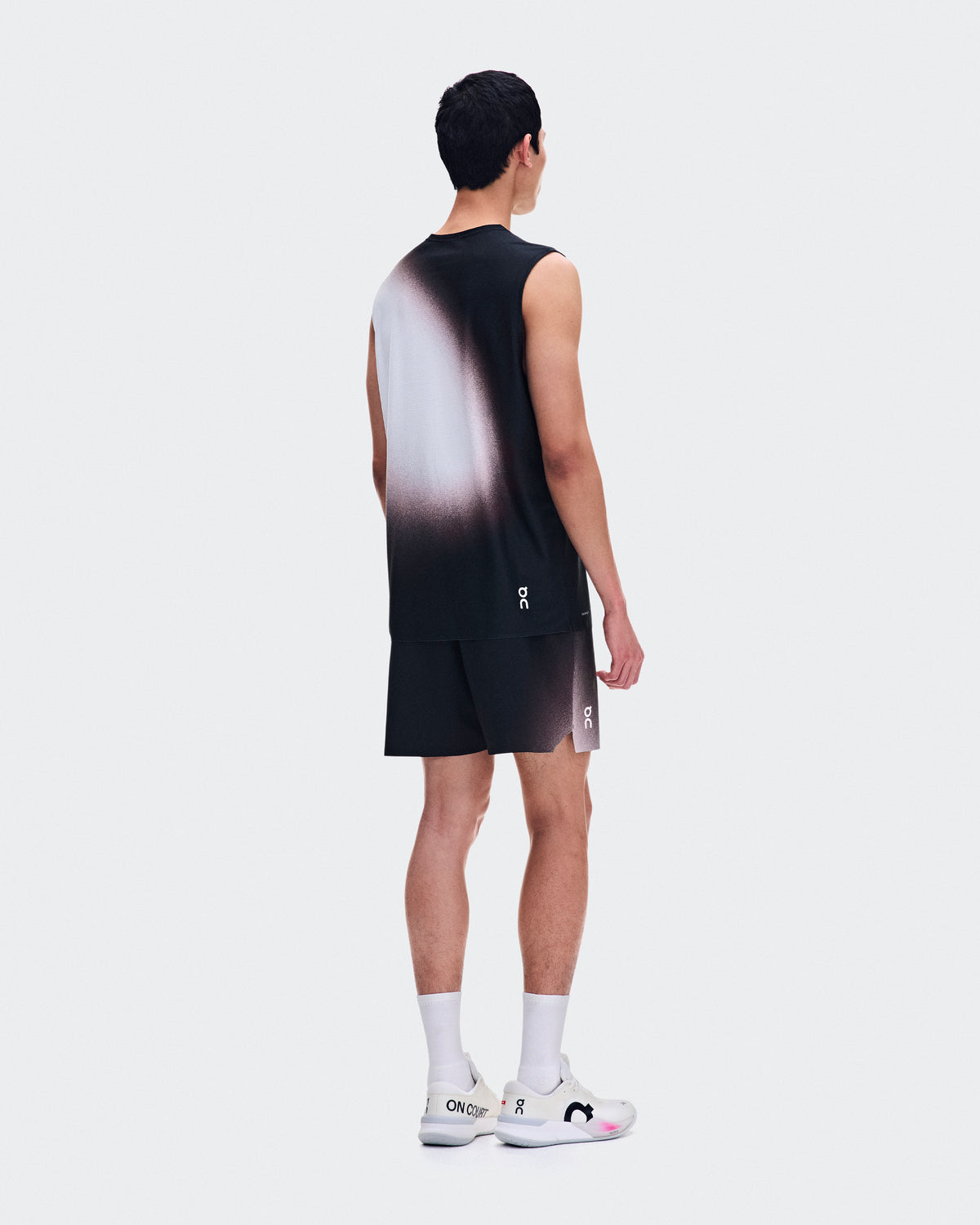 Court Tank Swing coloris Noir / Mûre – vue 3