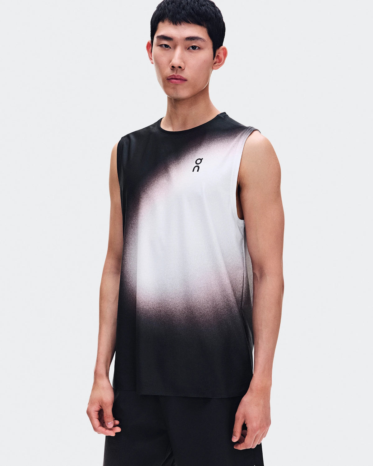 Court Tank Swing coloris Noir / Mûre – vue 4